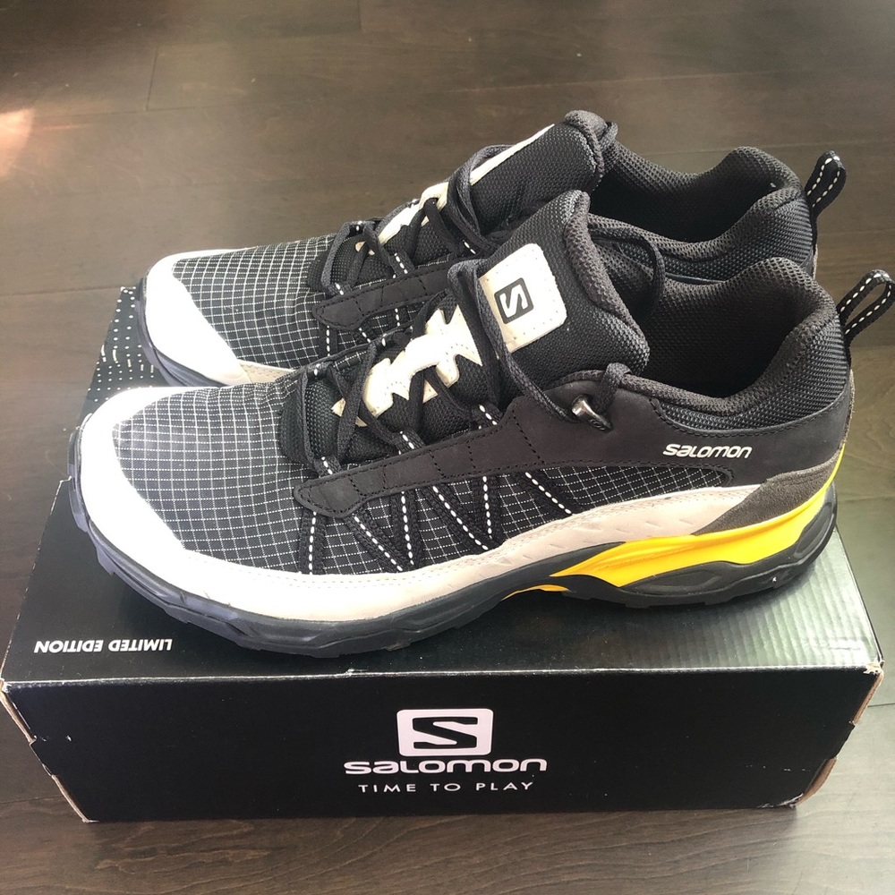 SOLD LE Salomon Running Shelter Low LTR ADV